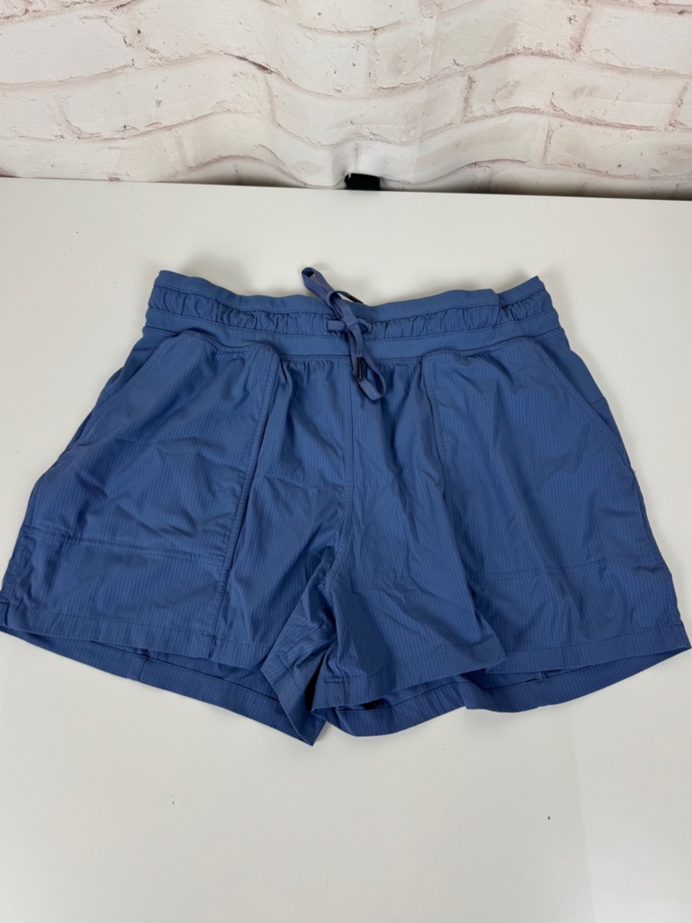 Lululemon Size 10 Dance Studio High-Rise Short 3.5" Lightweight Swift Oasis Blue